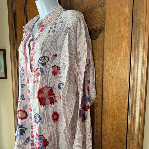 Johnny Was Workshop White w/Pinstripes & Embroidered Flowers Shirt 1X - Picture 5 of 14